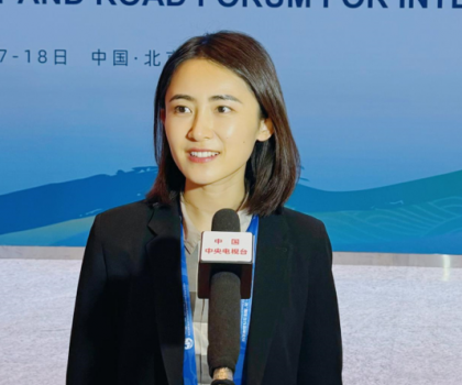 出席“一帶一路”國際合作高峰論壇，惠達(dá)衛(wèi)浴王佳接受央視、鳳凰新聞采訪！